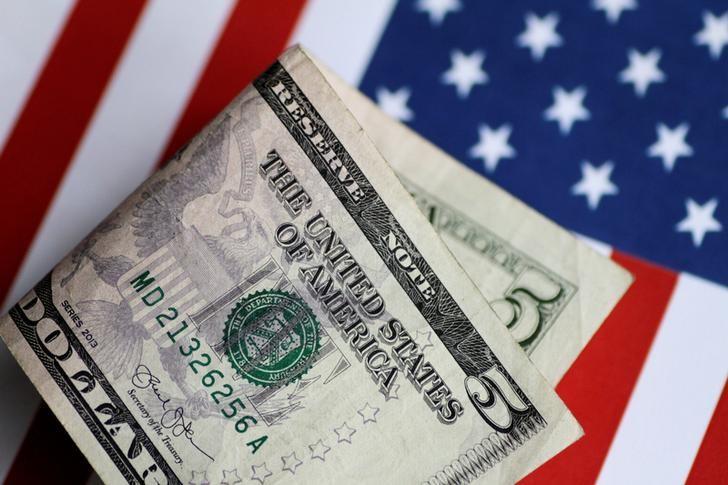 الدولار يواصل ارتفاعه عالميا مقابل العملات خلال تعاملات اليوم