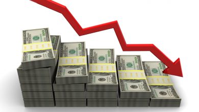 سعر الدولار يتراجع عن أعلي مستوياته في أكثر من 9 أشهر رغم انتشار سلالة كورونا الجديدة