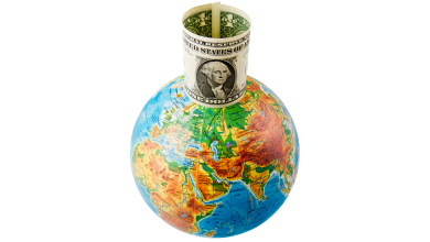 الدولار يكتسح عملات العالم بعد توقعات برفع سعر الفائدة 