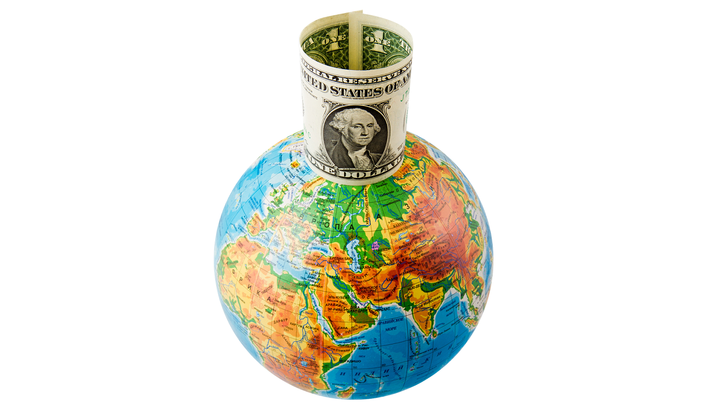الدولار يكتسح عملات العالم بعد توقعات برفع سعر الفائدة 