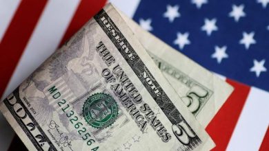 تراجع كبير بسعر الدولار.. صدمات اقتصادية جديدة تهدد الولايات المتحدة الأمريكية