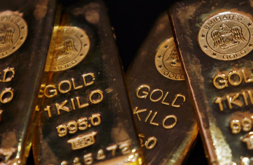الذهب يتراجع عن أعلى مستوى في شهر لهذا السبب